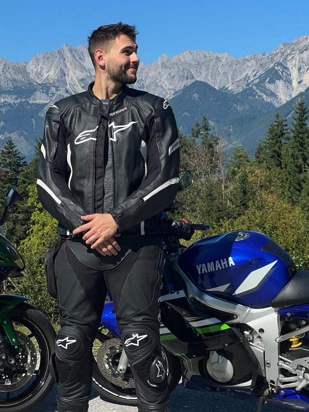 Nicolaus mit dem Motorrad